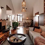 Amba - 2 Bedrooms In Bica Apartmán